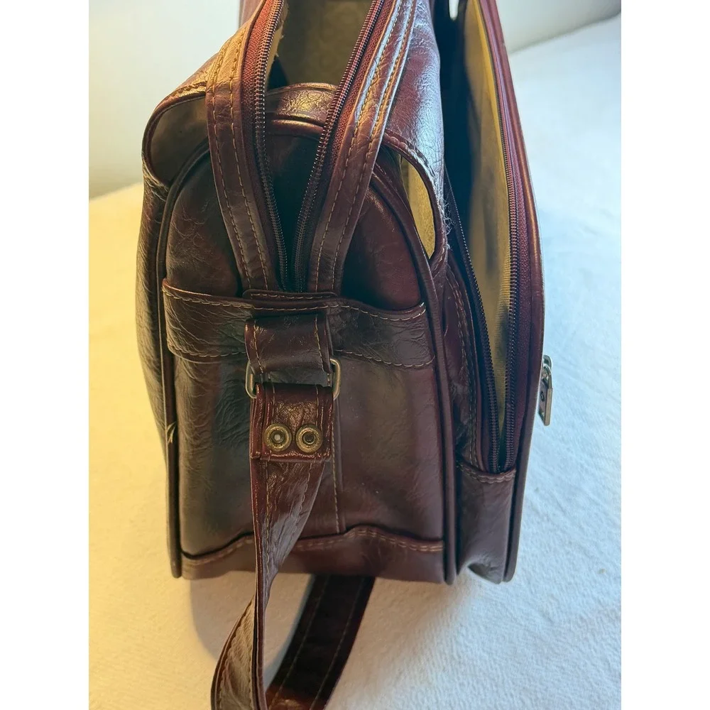 Samsonite Vtg Burgundy Faux Leather Messenger Bag Crossbody Travel Carry-On
